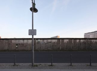 Patrick Tourneboeuf à Berlin : le Mur a des yeux Patrick Tourneboeuf à la Galerie Folia