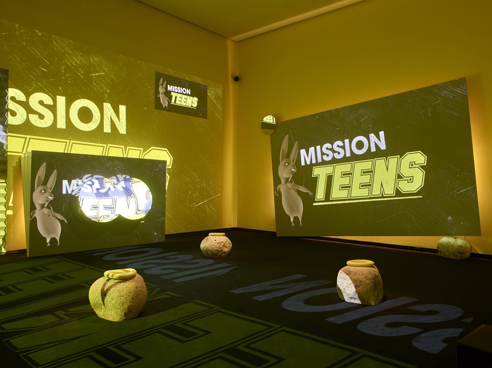 Meriem_Bennani_Mission_Teens_2019_Installation_vid