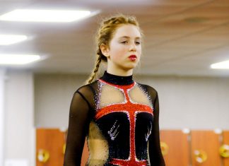 KISS & CRY Kiss and cry