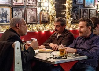 Trois hommes et un cercueil The last flag flying