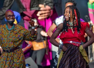 Coup d’envoi explosif de la Biennale de la Danse