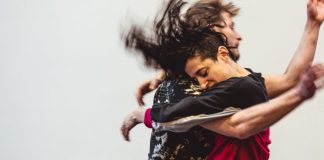 Le FAB célèbre la scène sous toutes ses formes.