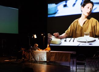 Ariane Loze, performeuse de l’absurde