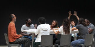 Dieudonné Niangouna: « Je rends hommage aux théâtres de la guérison »