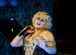 Le charme intact de Miss Knife sur les planches du Châtelet