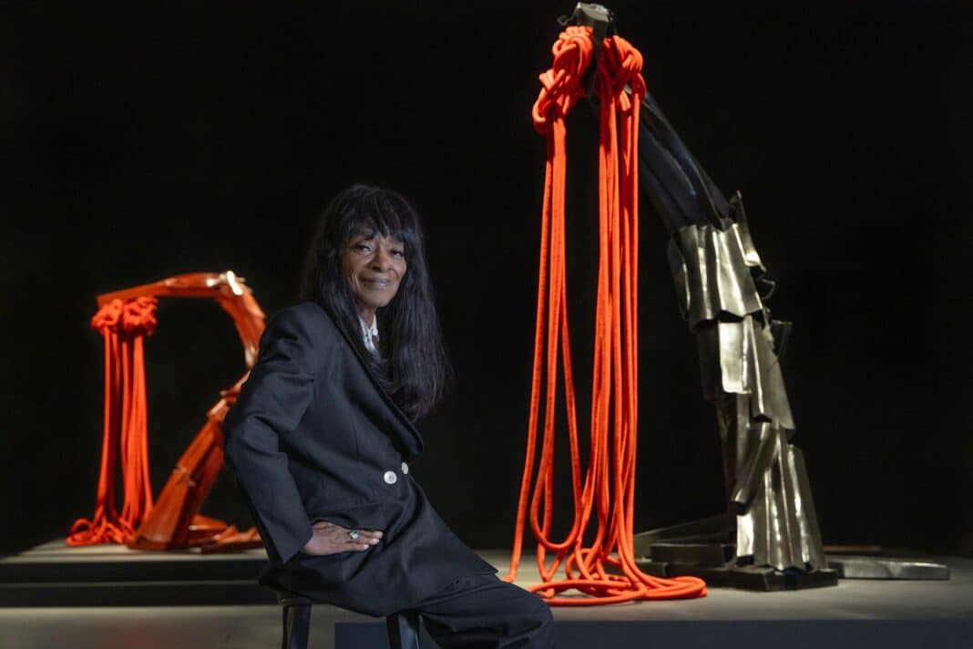 CHARI126418-CHARI126419-hires