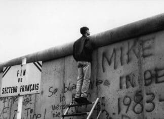 Faites le mur, pas la guerre