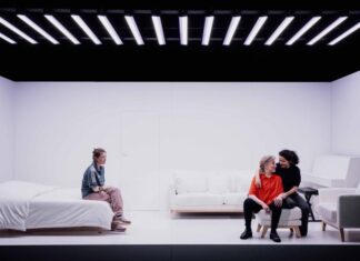 A notre place d’Arne Lygre à la Colline : trois femmes à la recherche d’elles-mêmes