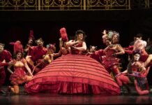 Le festival de l’Opéra de Lyon s’ouvre par une Manon Lescaut mise en scène par Emma Dante avec élégance et classicisme.