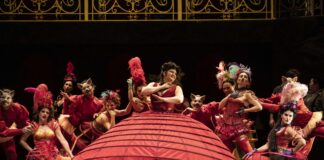 Le festival de l’Opéra de Lyon s’ouvre par une Manon Lescaut mise en scène par Emma Dante avec élégance et classicisme.