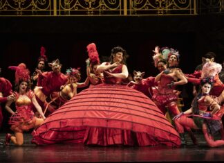Le festival de l’Opéra de Lyon s’ouvre par une Manon Lescaut mise en scène par Emma Dante avec élégance et classicisme.
