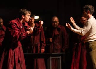 Satyagraha à l’opéra de Paris : l’extase Philip Glass