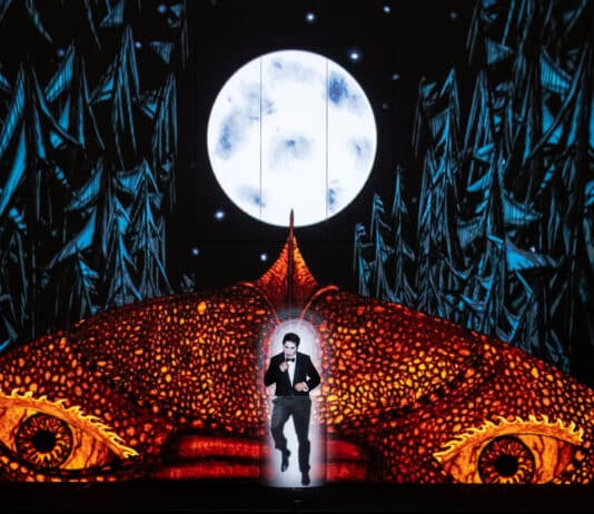 À l’Opéra de Lille, Barrie Kosky réinvente la Flûte enchantée en puissante machine visuelle