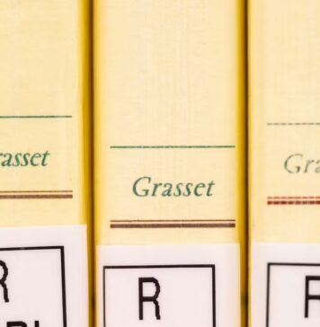 Attaques ciblées, sous-entendus antisémites et racistes, la France rance des détracteurs de la Fronde Grasset
