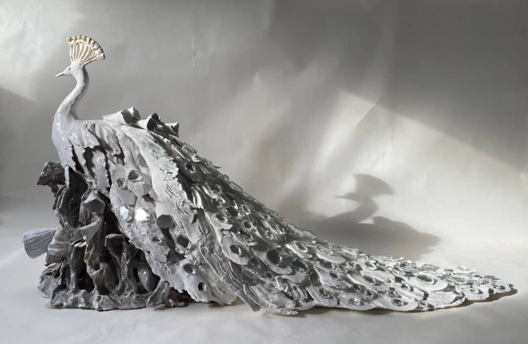 Le paon, 2025 - dim 67x137x50 cm ©Odile Levigoureux courtesy galerie Sit Down